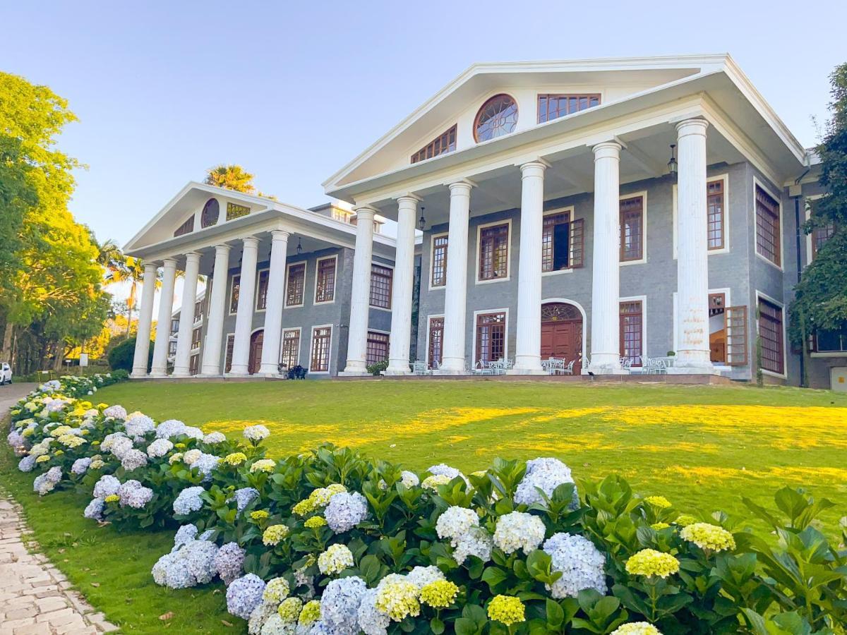 Aroso Paco Hotel 페드라 아줄 외부 사진 The residence of the Ambassador of the United States to the Republic of Korea