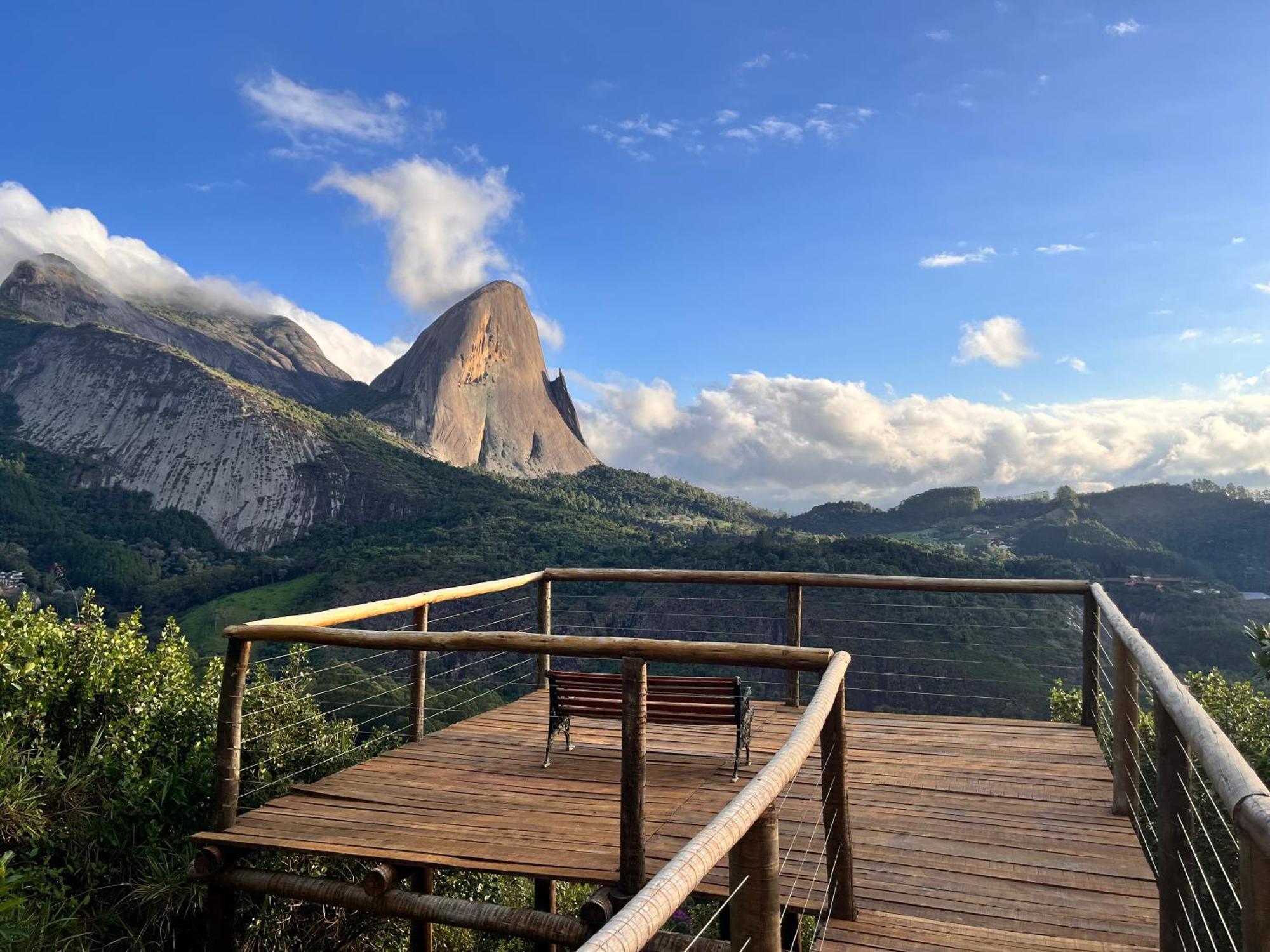 Aroso Paco Hotel 페드라 아줄 외부 사진 View of the mountain from the viewing platform