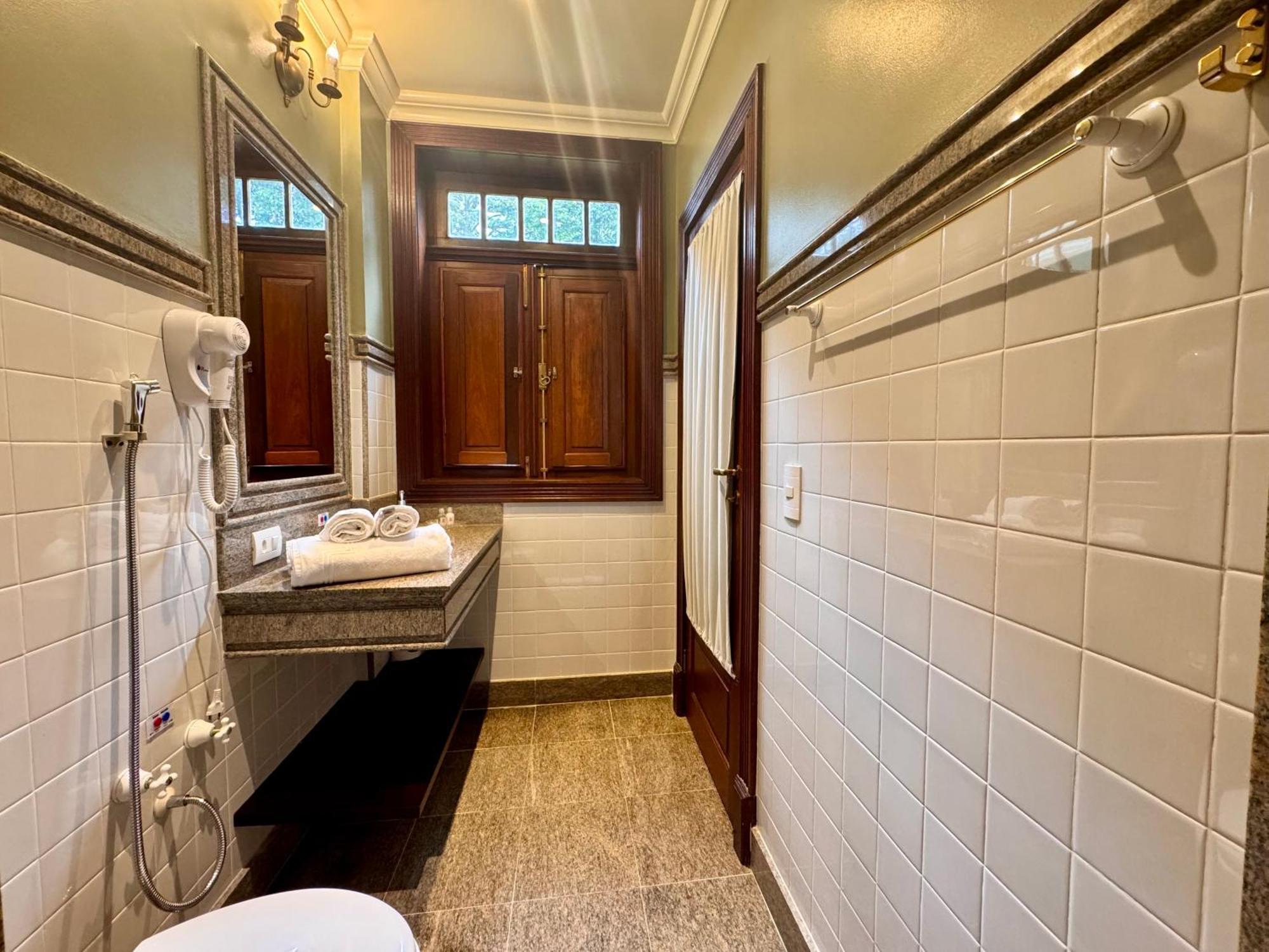 Aroso Paco Hotel 페드라 아줄 외부 사진 Bathroom